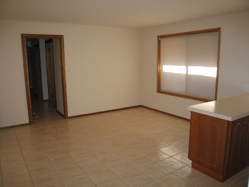 45A Galaxy Way, ATHELSTONE — image 4