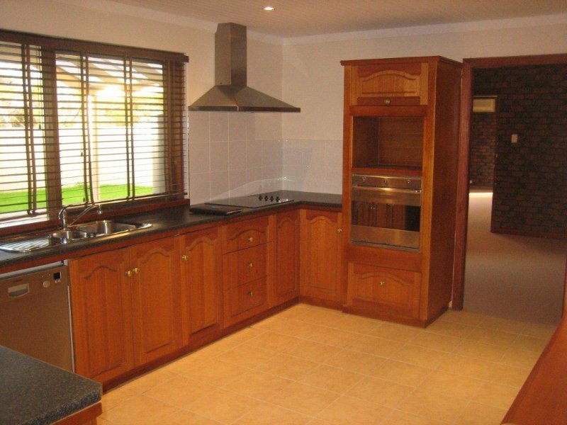 3 Telopea, ATHELSTONE — image 2