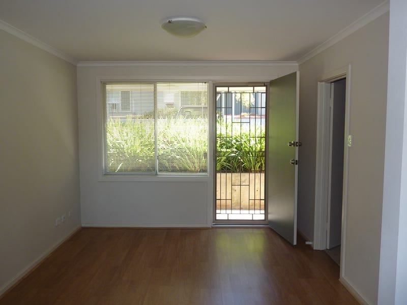 7/4 Beovich Road, INGLE FARM — image 2