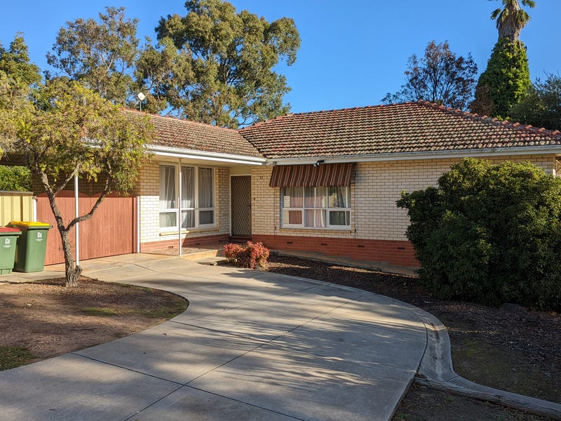 13 Lake View Crescent, HIGHBURY — image 1