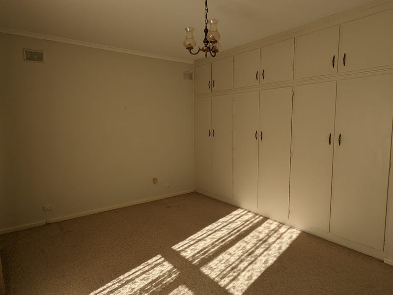 13 Lake View Crescent, HIGHBURY — image 4