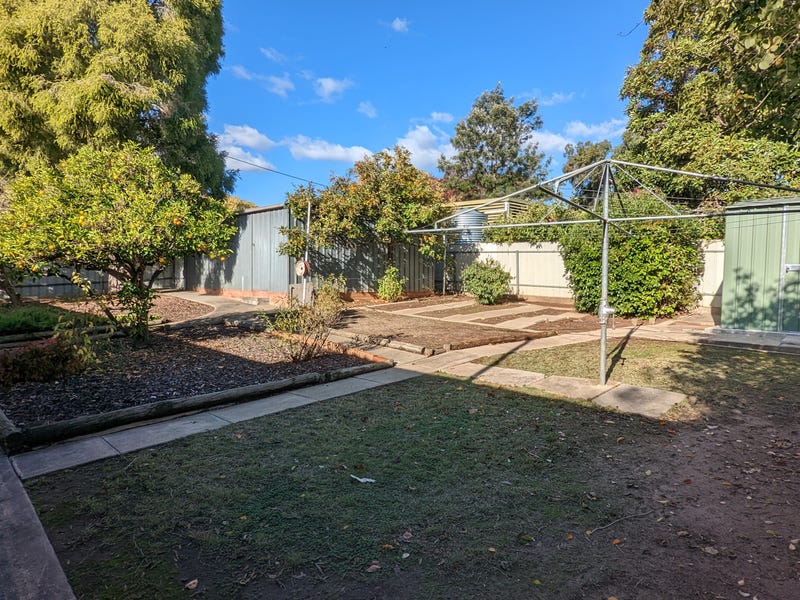 13 Lake View Crescent, HIGHBURY — image 12
