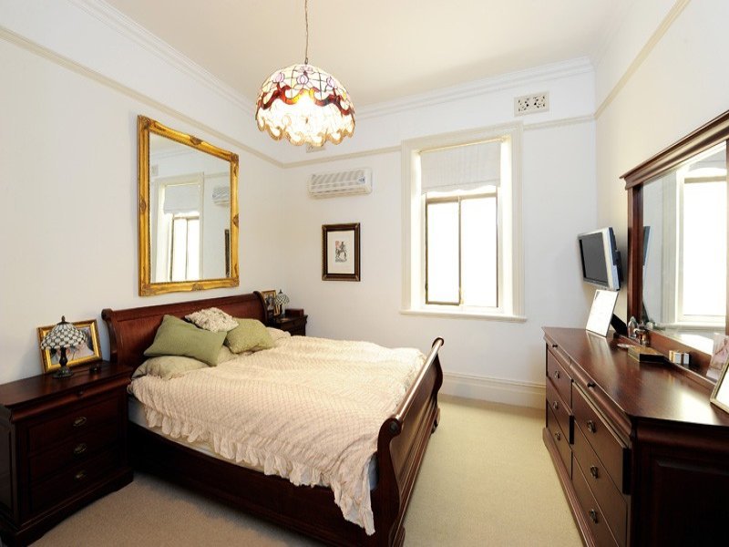 276 Carrington, ADELAIDE — image 3