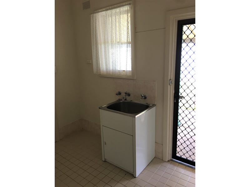 61 Hunter Crescent, SALISBURY NORTH — image 8