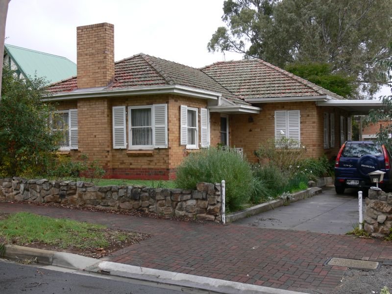 10 Linden Avenue, HAZELWOOD PARK — image 1