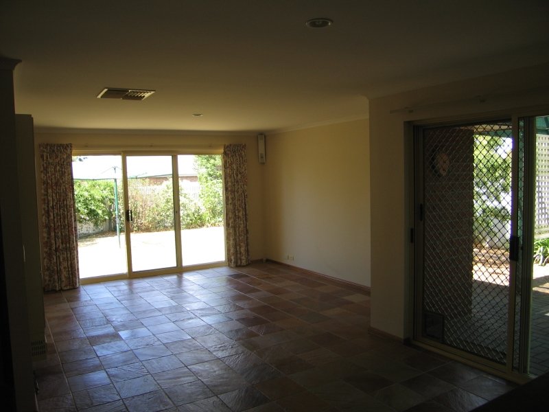 21 Dally Road, GILLES PLAINS — image 4