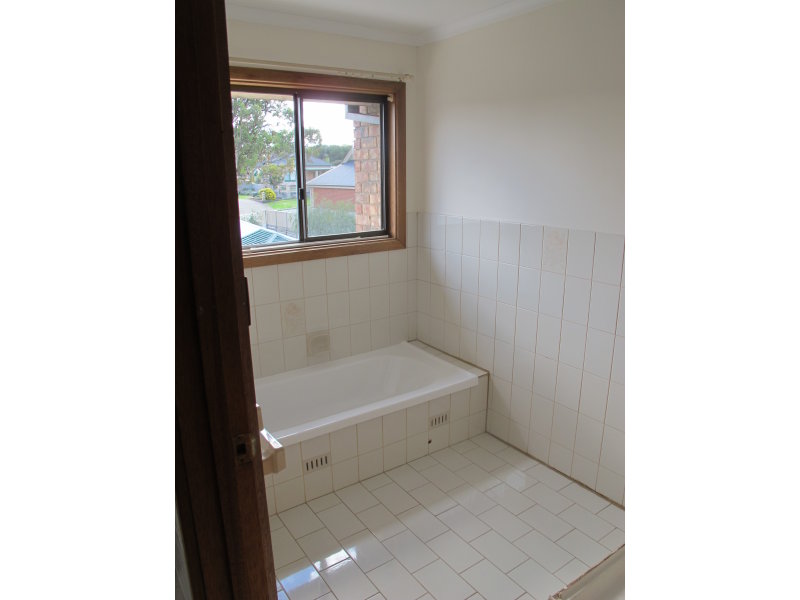 16B Panorama Drive, ATHELSTONE — image 10