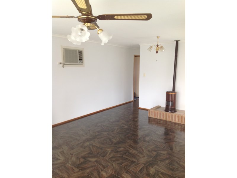 6 Halbert Court, ANDREWS FARM — image 2
