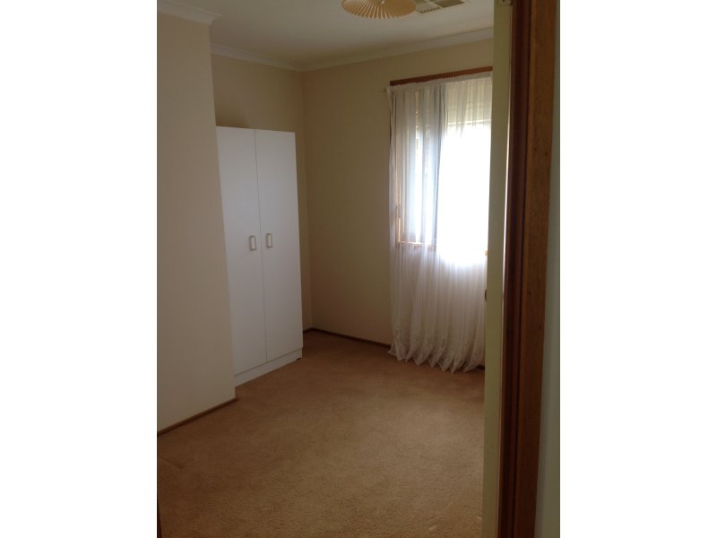 6 Halbert Court, ANDREWS FARM — image 7