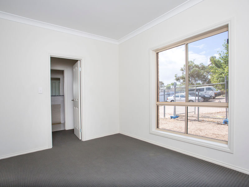 23 Central Avenue, ENFIELD — image 4