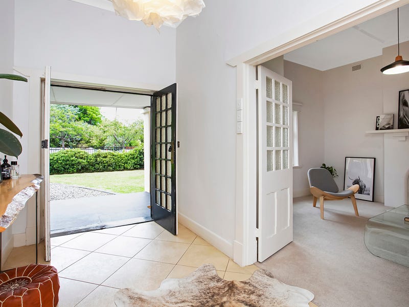 53 Halsbury Avenue, KINGSWOOD — image 3