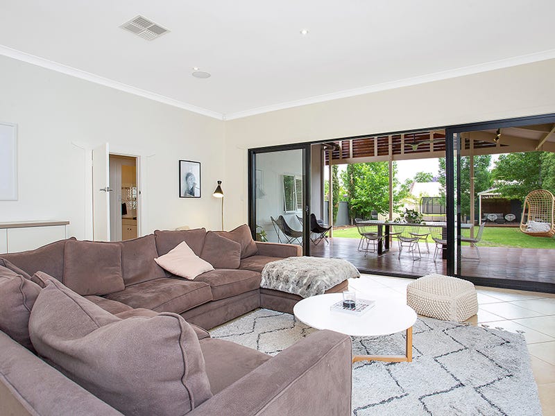 53 Halsbury Avenue, KINGSWOOD — image 15