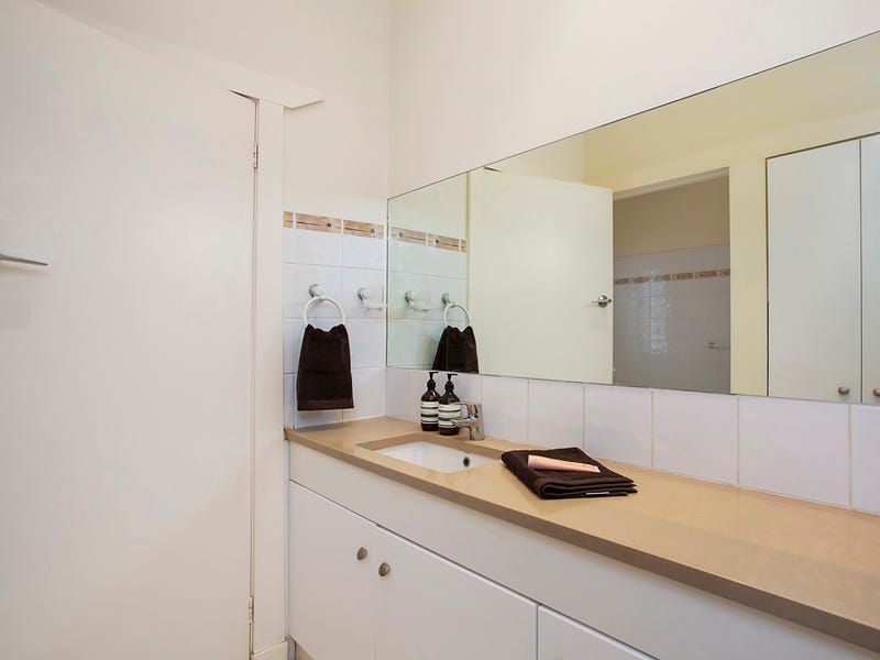 53 Halsbury Avenue, KINGSWOOD — image 19