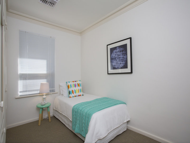 2/4 Peroomba Avenue, KENSINGTON GARDENS — image 8