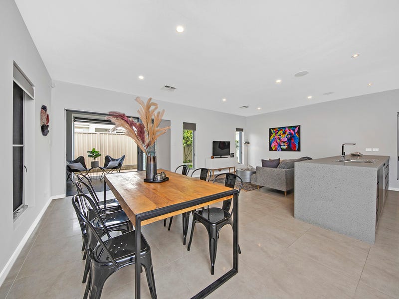 15B Radnor Avenue, ROSTREVOR — image 4