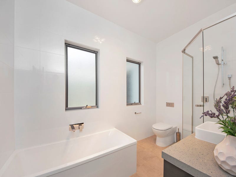 15B Radnor Avenue, ROSTREVOR — image 12