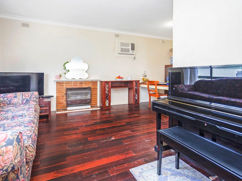32 Tiparra Avenue, PARK HOLME — image 3
