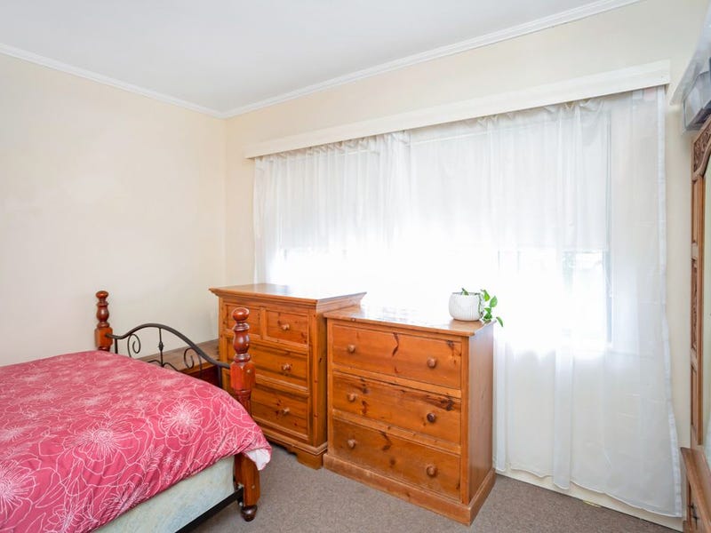 32 Tiparra Avenue, PARK HOLME — image 8