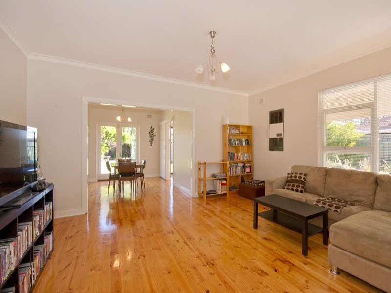 9 Nagle Crescent, NOVAR GARDENS — image 3