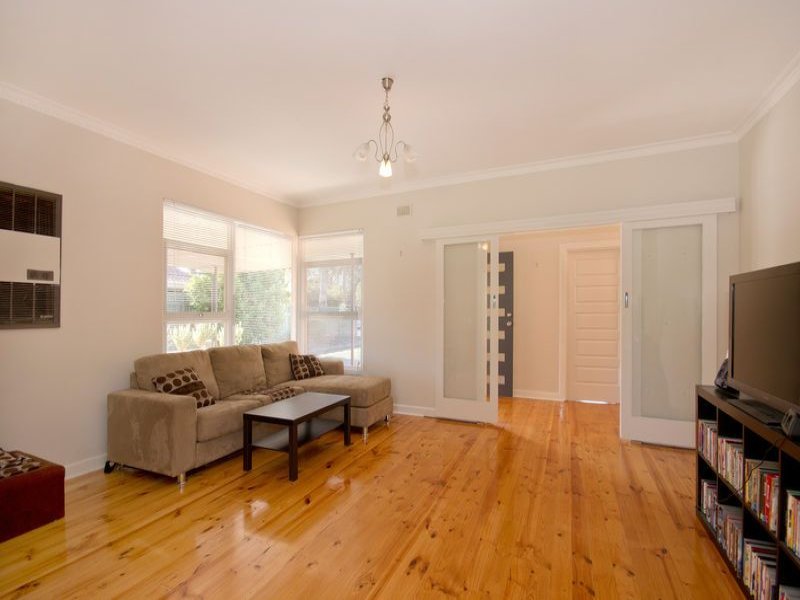 9 Nagle Crescent, NOVAR GARDENS — image 4