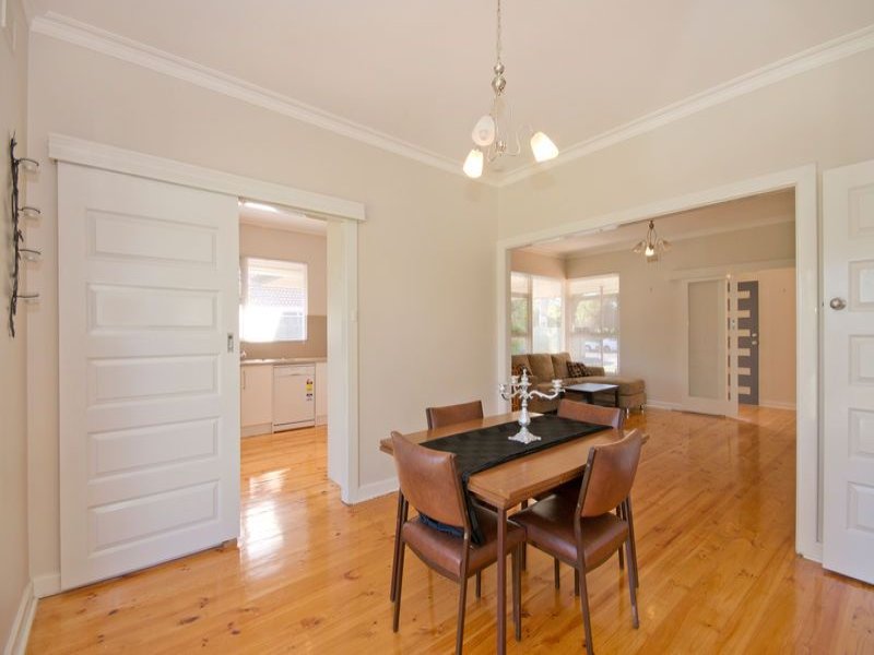 9 Nagle Crescent, NOVAR GARDENS — image 5