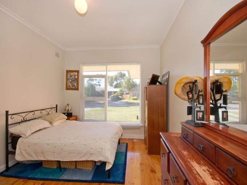 9 Nagle Crescent, NOVAR GARDENS — image 11