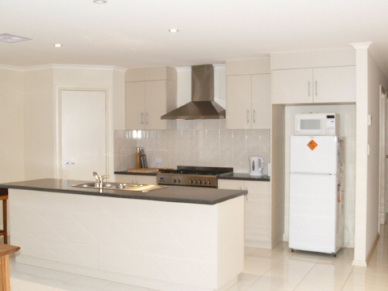30 AMBERWELL TERRACE, BURTON — image 2