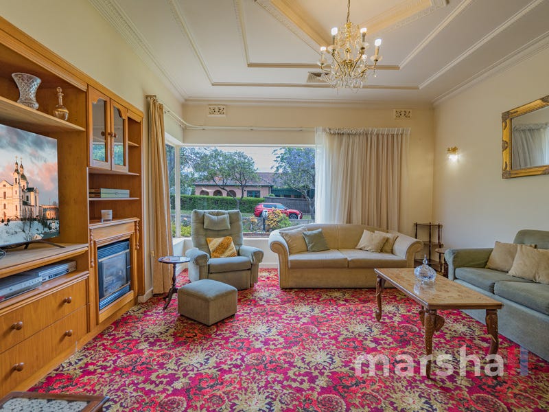 13 Hamilton Street, ERINDALE — image 9
