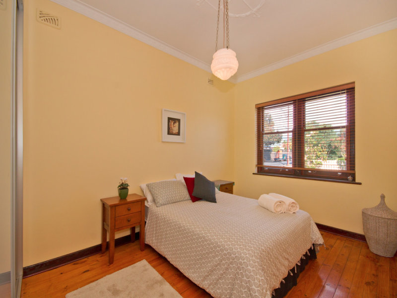21 Naldera Street, GLANDORE — image 5