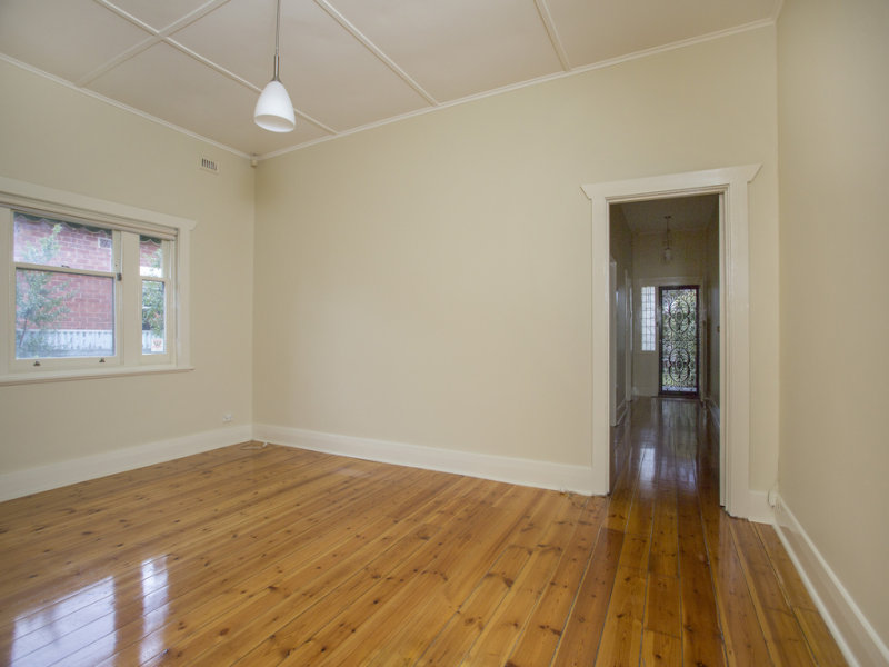 77 Clifford Street, TORRENSVILLE — image 4
