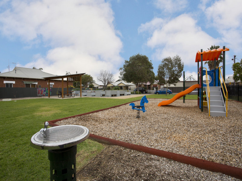 77 Clifford Street, TORRENSVILLE — image 13