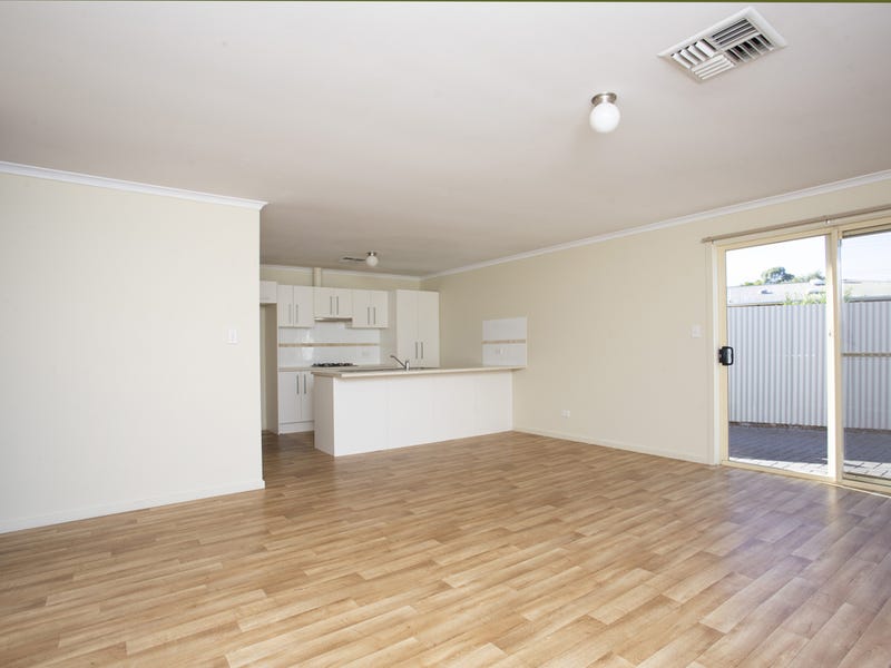 1/10 Shrewton Court, SALISBURY NORTH — image 3
