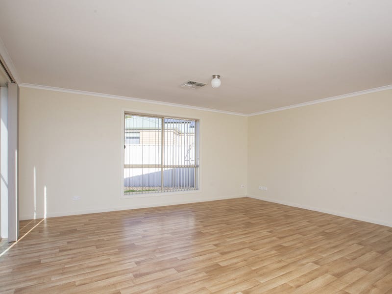 1/10 Shrewton Court, SALISBURY NORTH — image 5