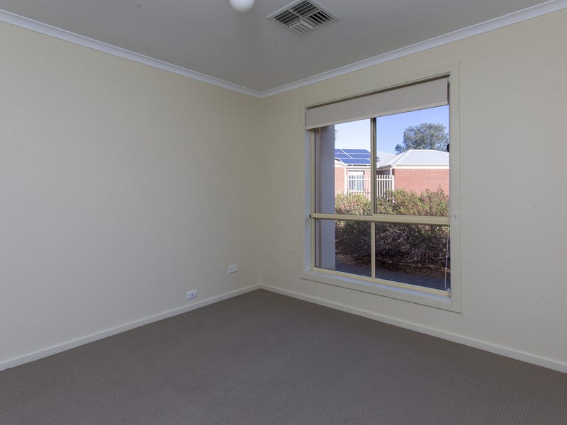 1/10 Shrewton Court, SALISBURY NORTH — image 8