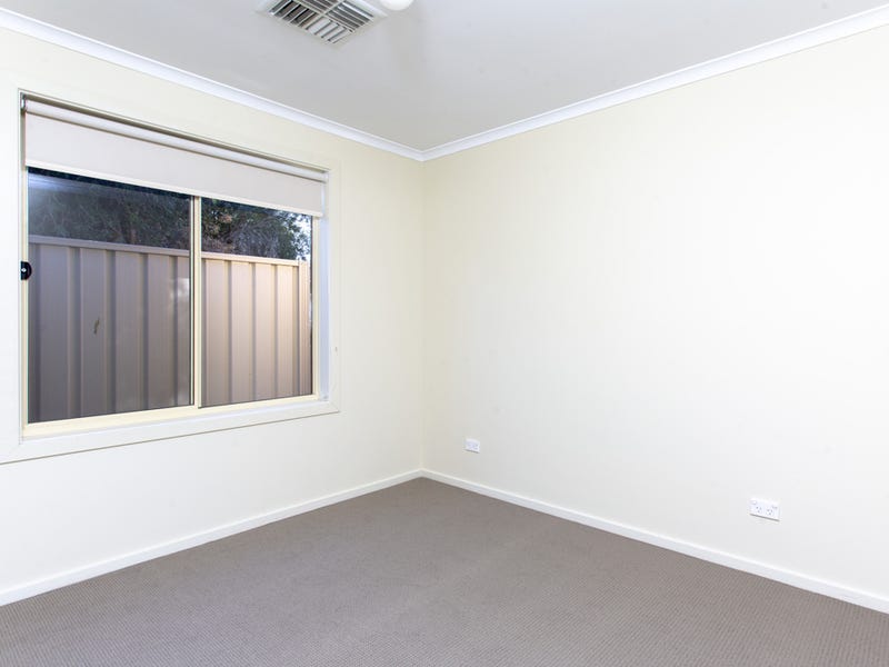 1/10 Shrewton Court, SALISBURY NORTH — image 10