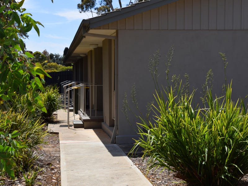 6/4 Beovich Road, INGLE FARM — image 2