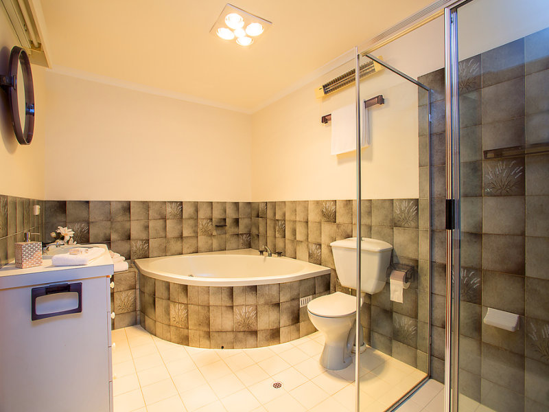 31 Jikara Drive, GLEN OSMOND — image 11