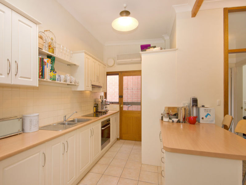 28 Charlotte Place, ADELAIDE — image 3