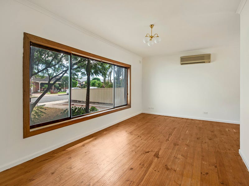 19 Malbaru Avenue, INGLE FARM — image 4