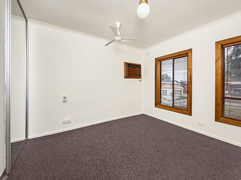 19 Malbaru Avenue, INGLE FARM — image 8
