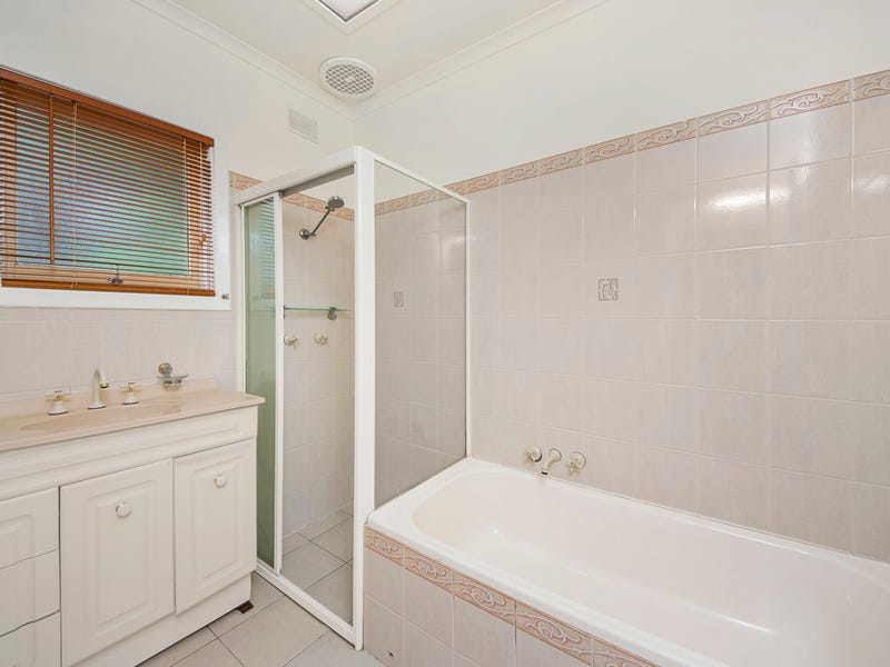 19 Malbaru Avenue, INGLE FARM — image 11