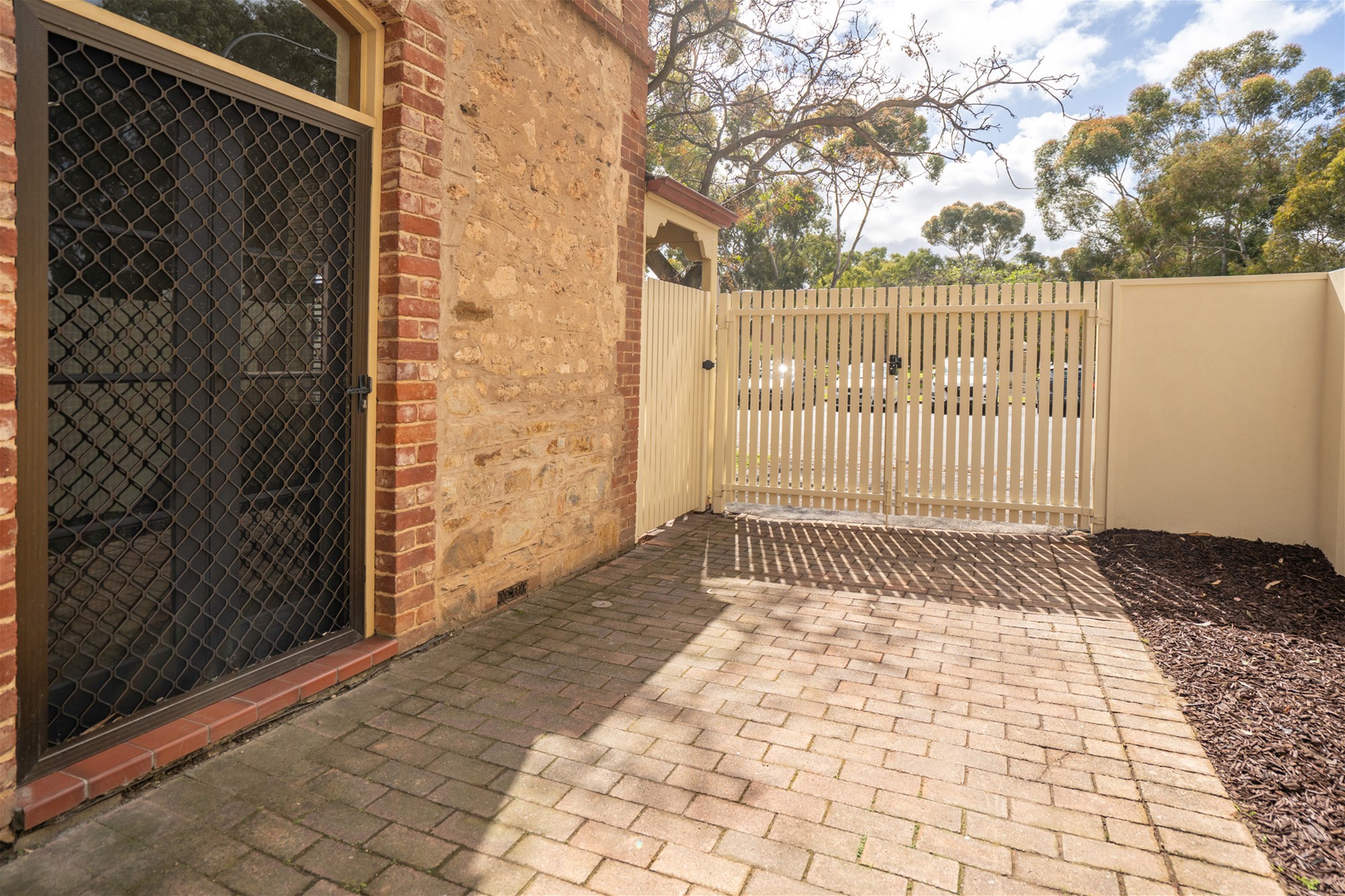 84  Mackinnon Parade, NORTH ADELAIDE — image 24