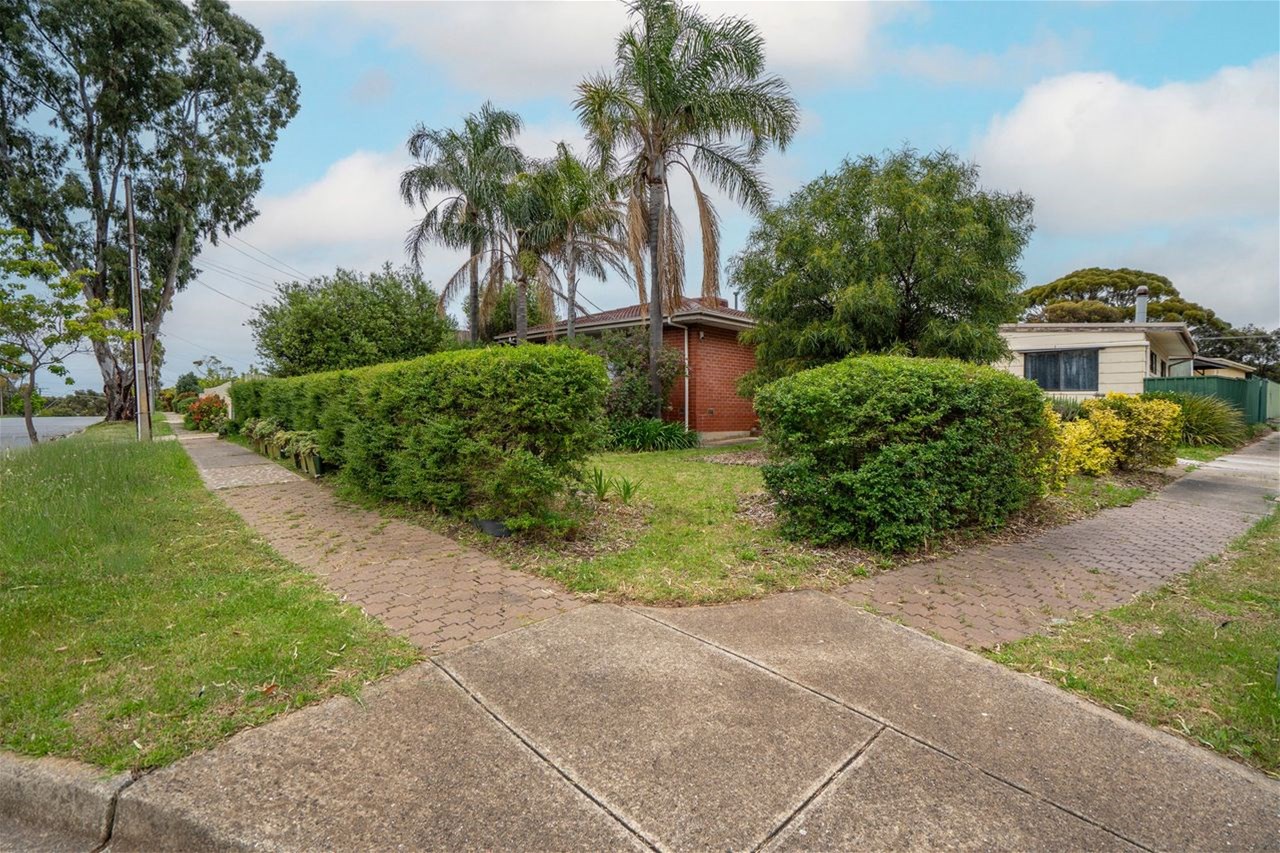 7 Amundsen Drive, INGLE FARM — image 4