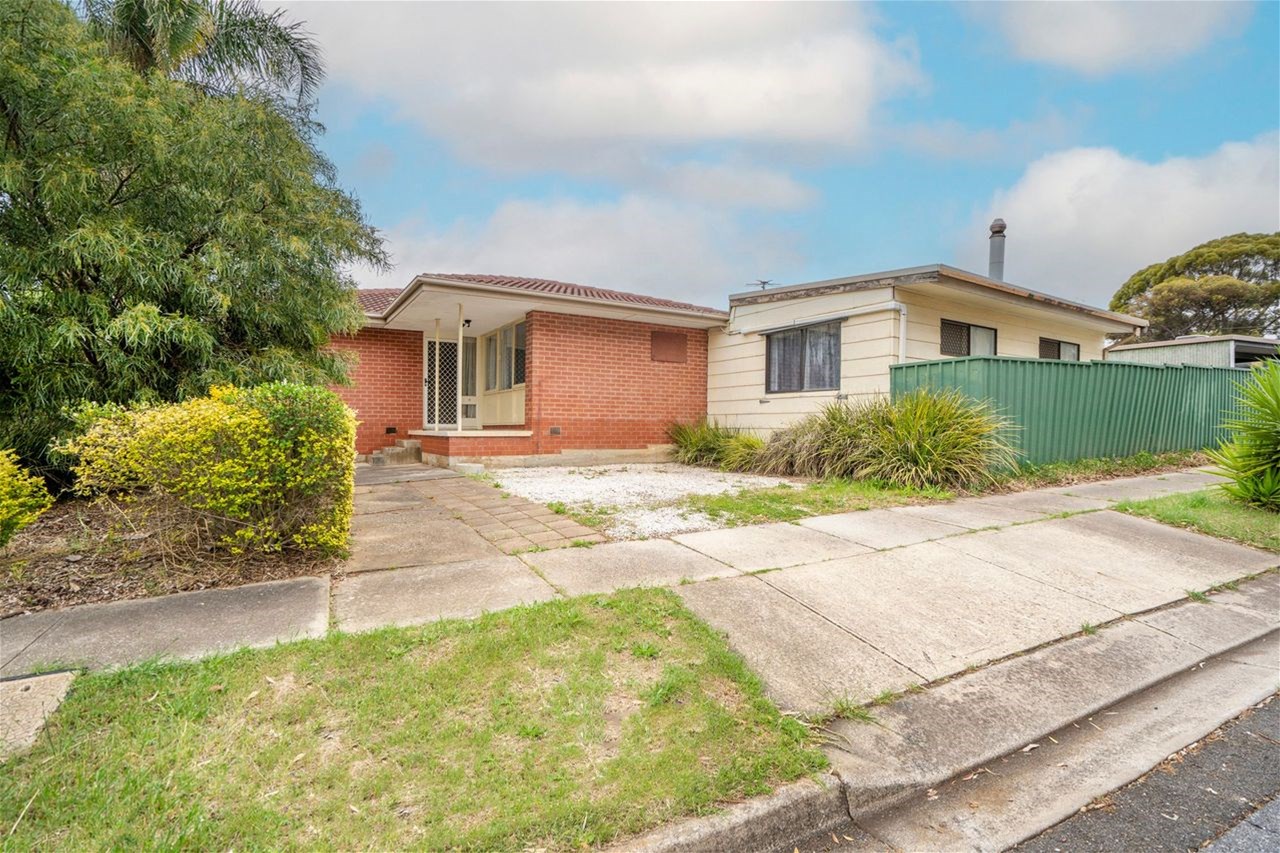7 Amundsen Drive, INGLE FARM — image 2