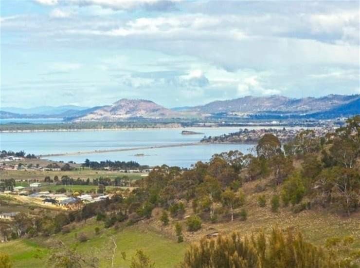 19 Jeannie Drive, Sorell For Sale by Farmbuy.com - image 4