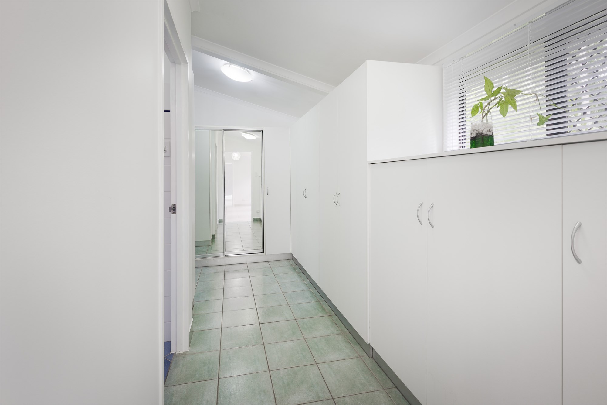 20 London Road, Virginia For Sale by Farmbuy.com - image 10