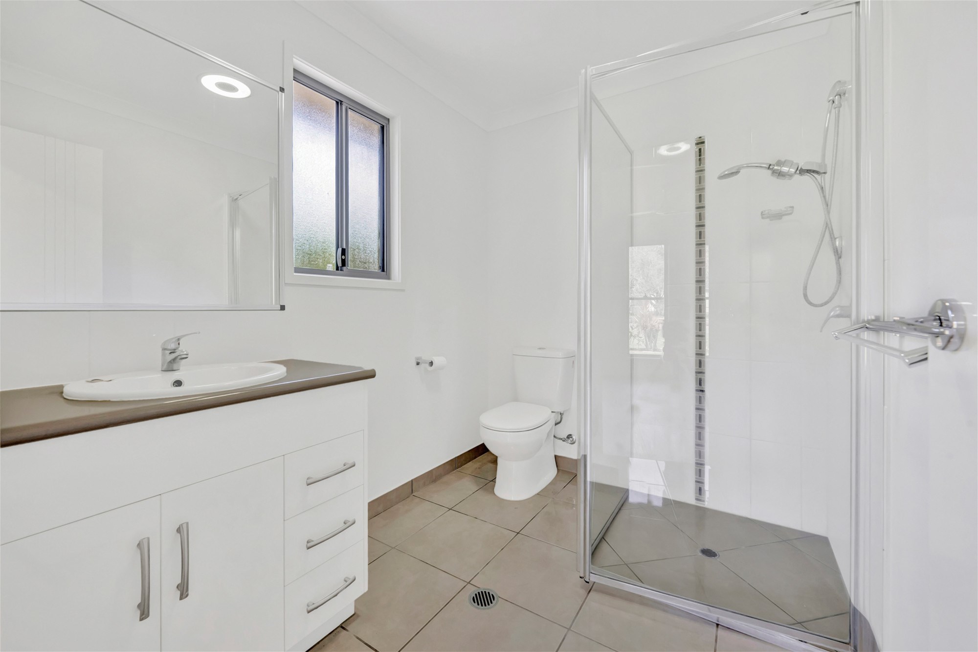 102 Miran Khan Drive, Armstrong Beach For Sale by Farmbuy.com - image 14