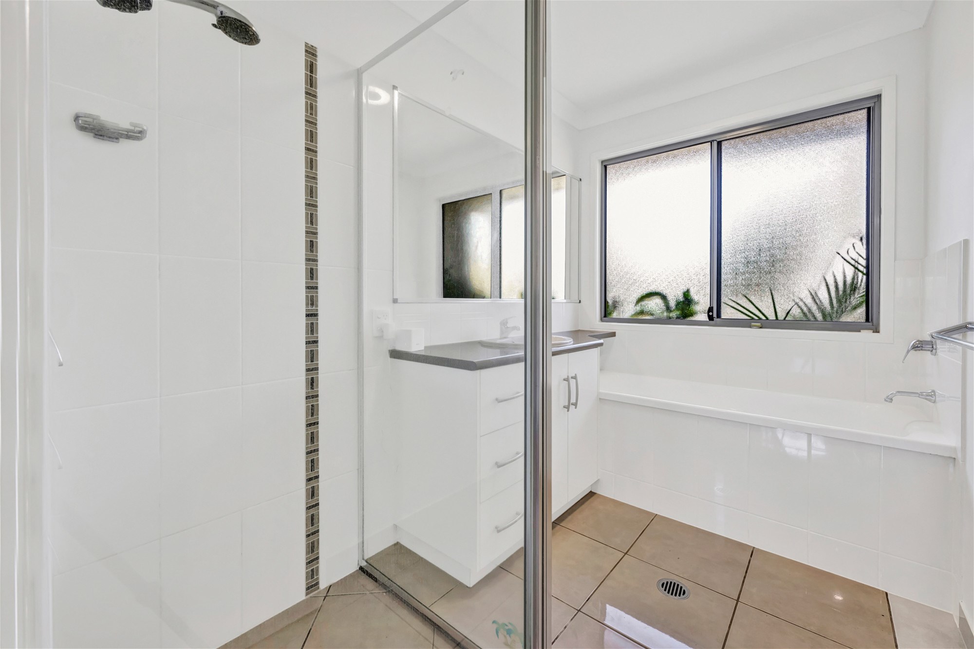 102 Miran Khan Drive, Armstrong Beach For Sale by Farmbuy.com - image 15