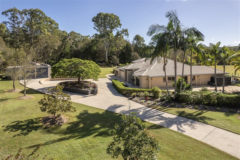 Tranquil Acreage Living – A Slice of Rural Paradise