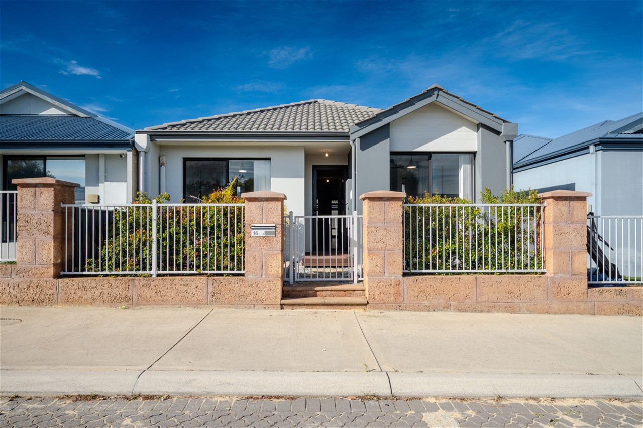 16 Mountain Street, Banksia Grove Wa 6031